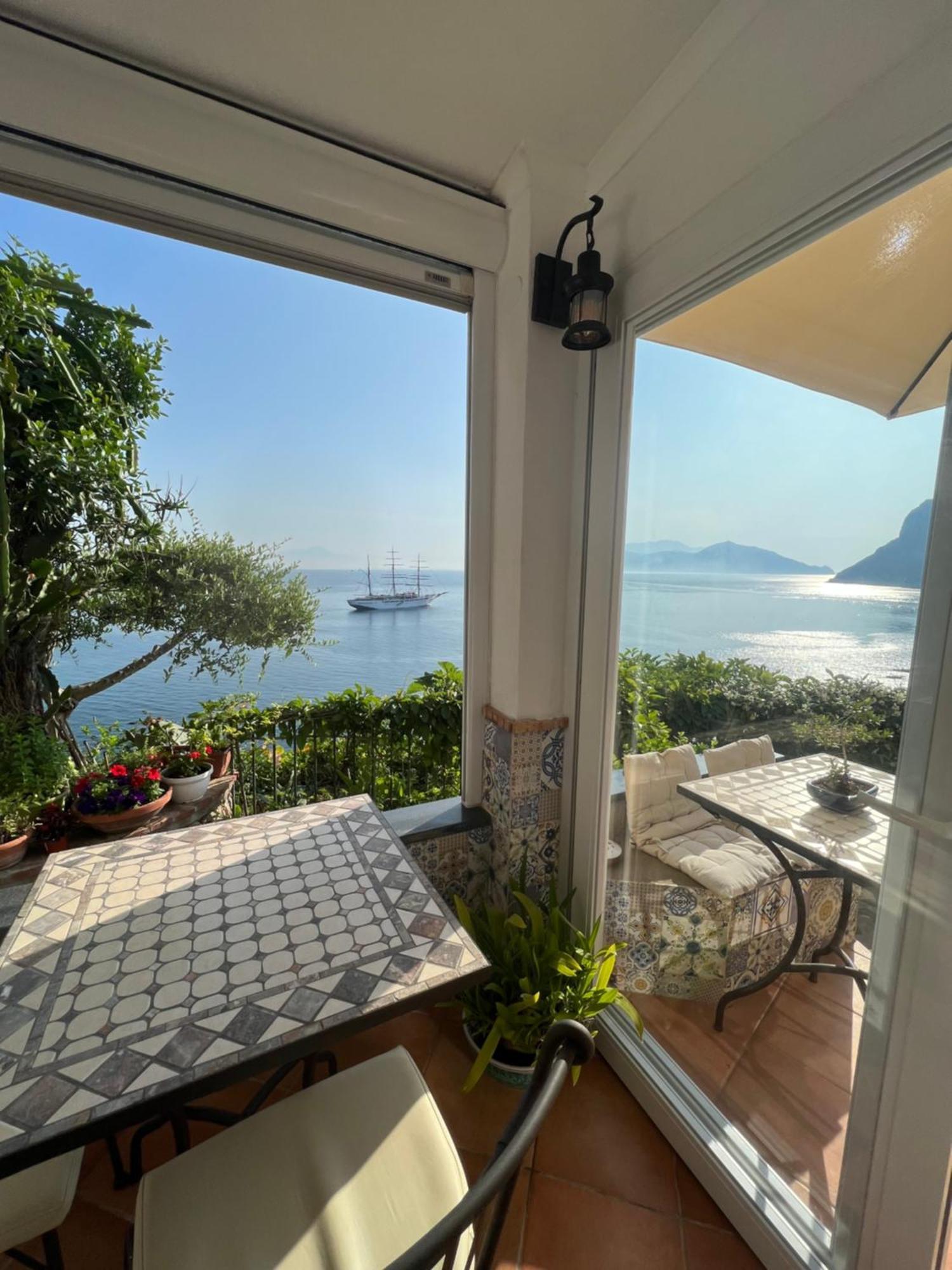 카프리 La Terrazza Sul Mare B&B 외부 사진