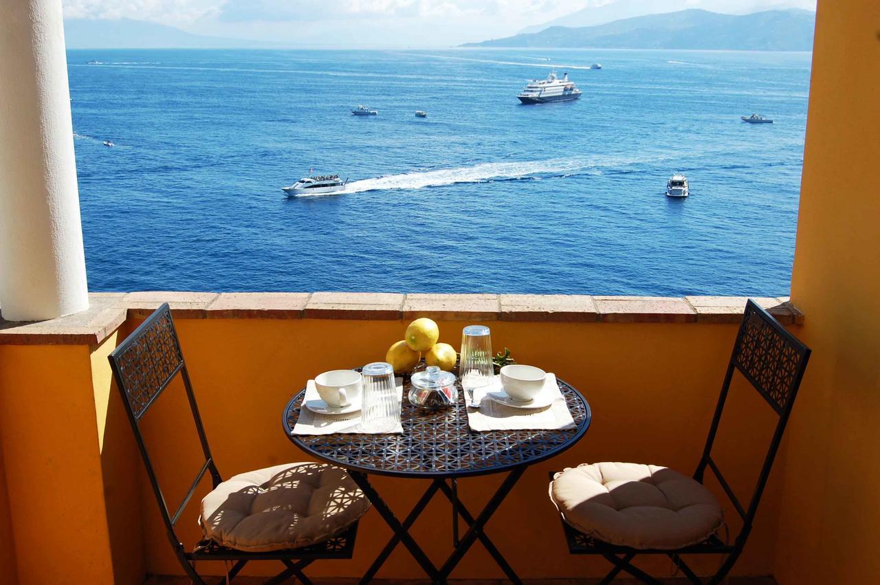 카프리 La Terrazza Sul Mare B&B 외부 사진