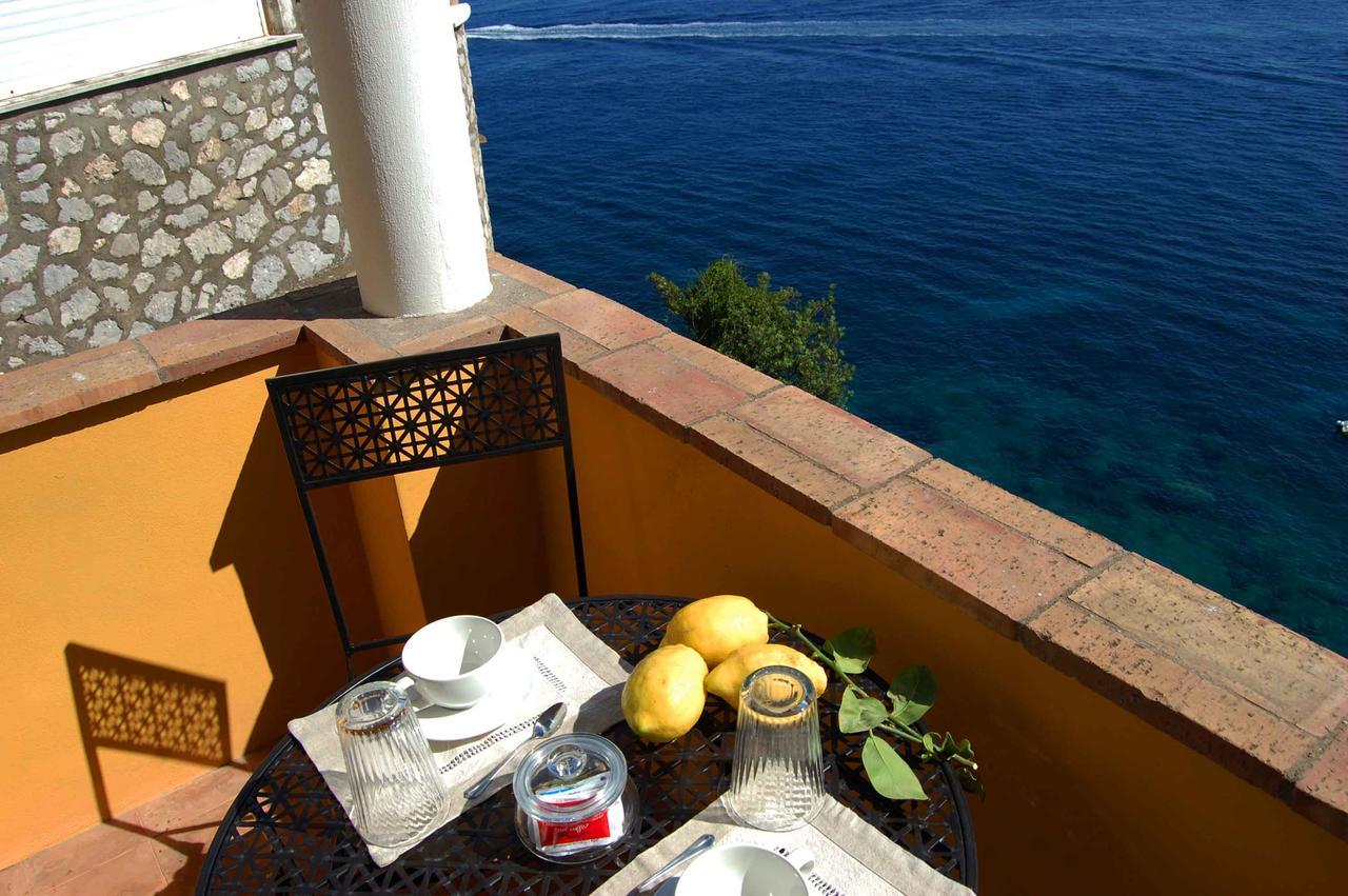 카프리 La Terrazza Sul Mare B&B 외부 사진