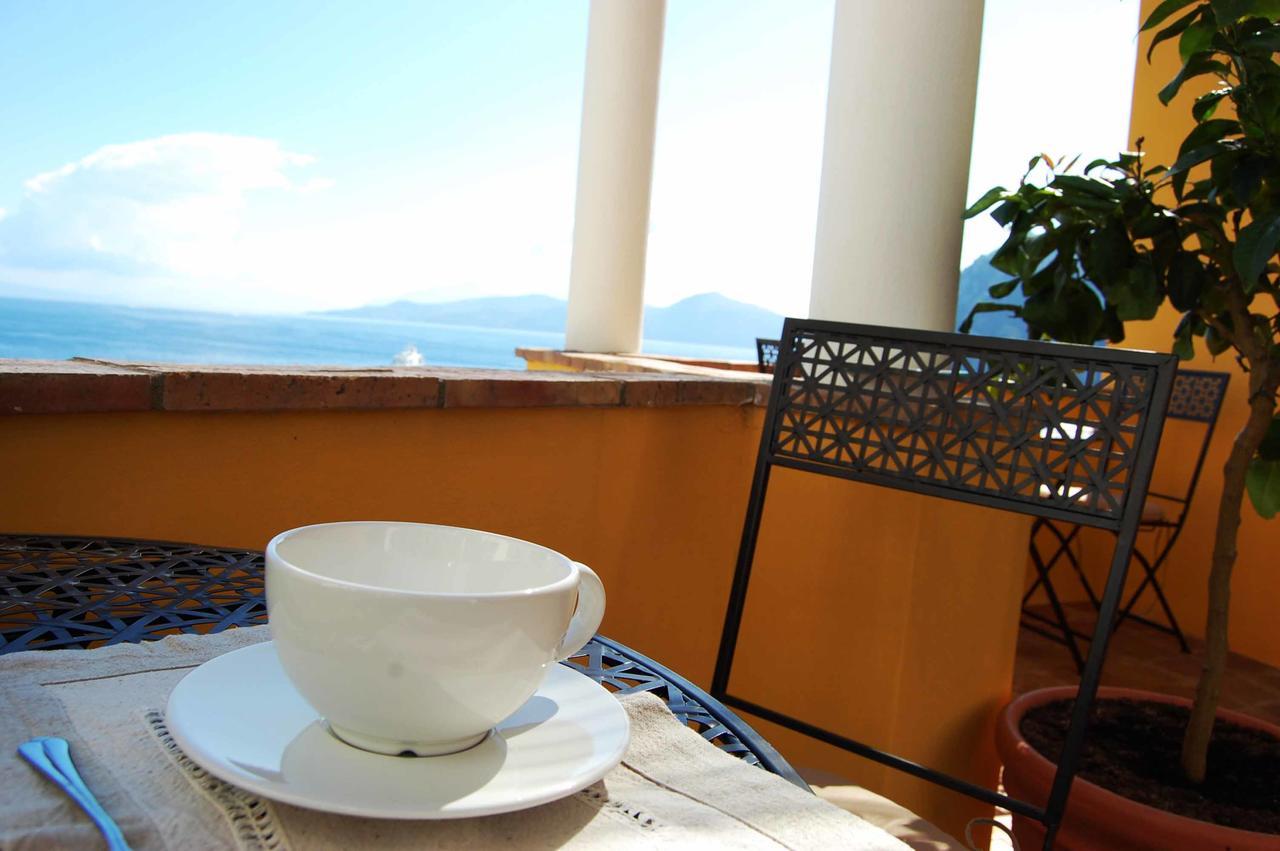 카프리 La Terrazza Sul Mare B&B 외부 사진