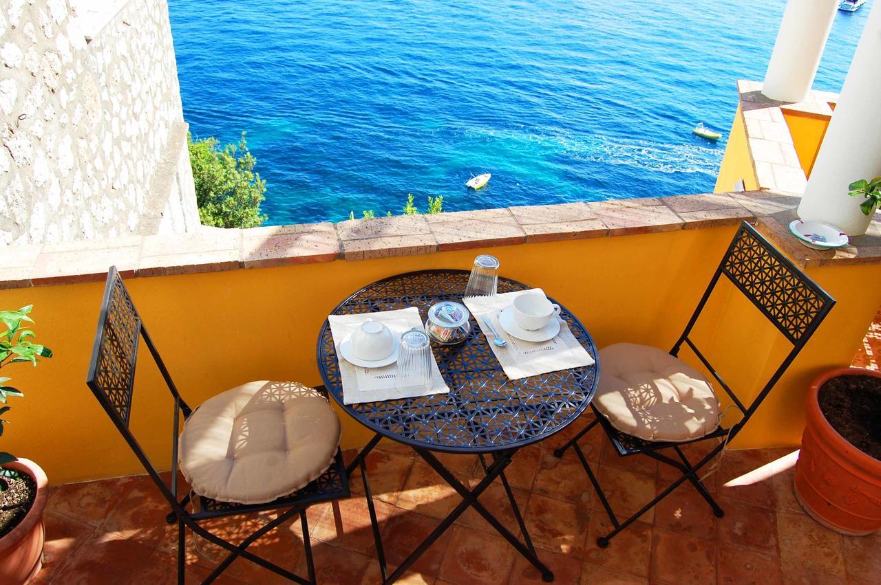 카프리 La Terrazza Sul Mare B&B 외부 사진