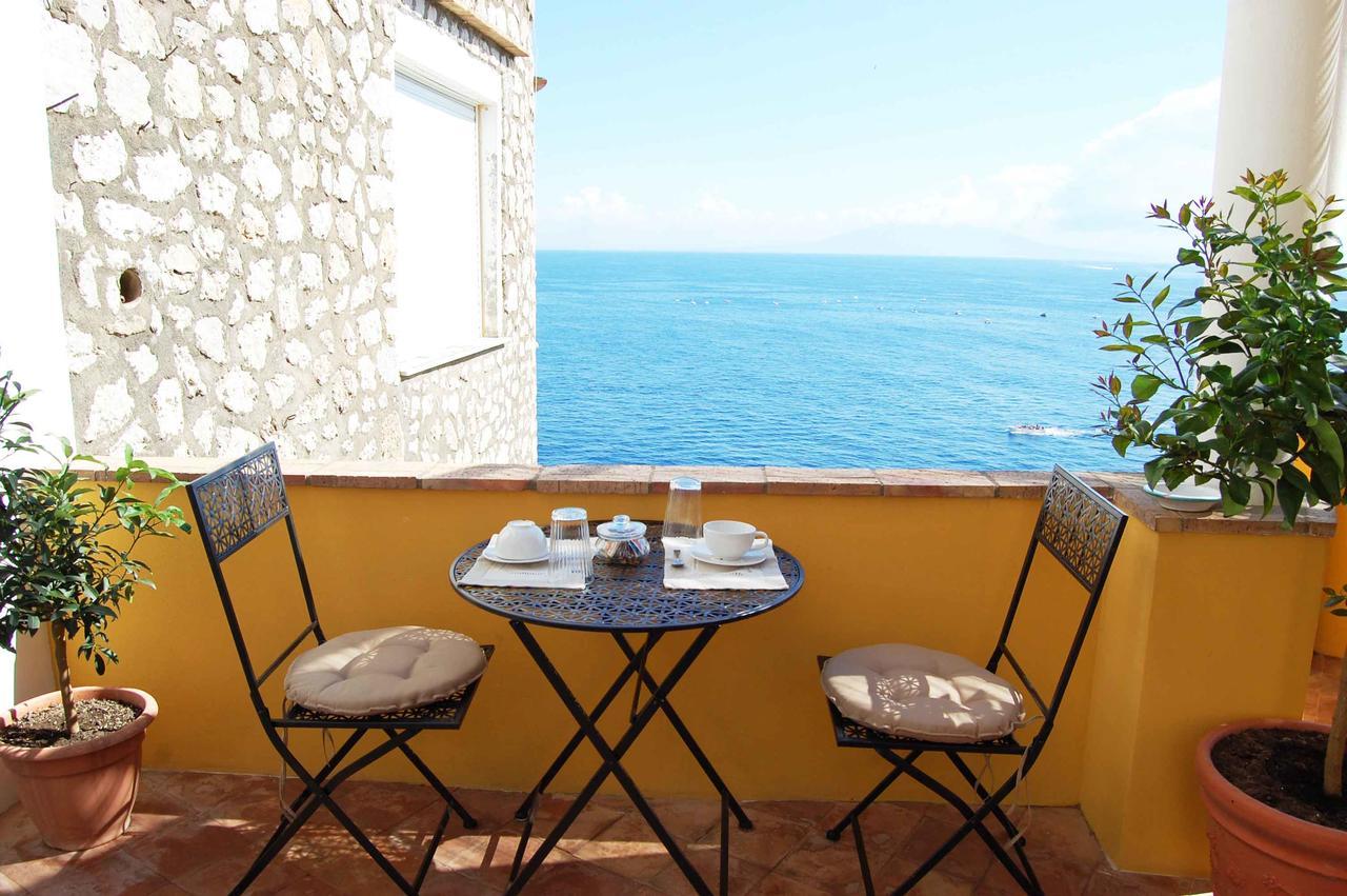 카프리 La Terrazza Sul Mare B&B 외부 사진