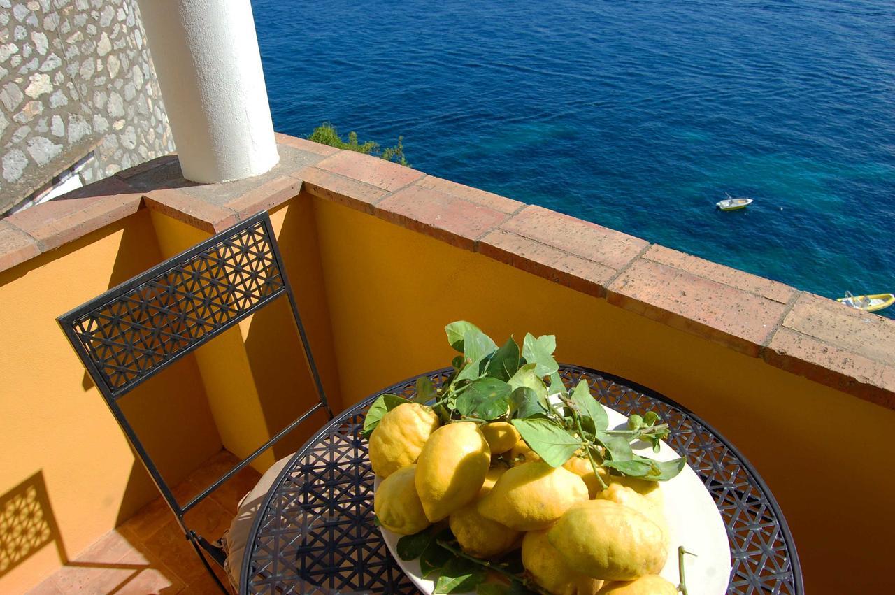 카프리 La Terrazza Sul Mare B&B 외부 사진